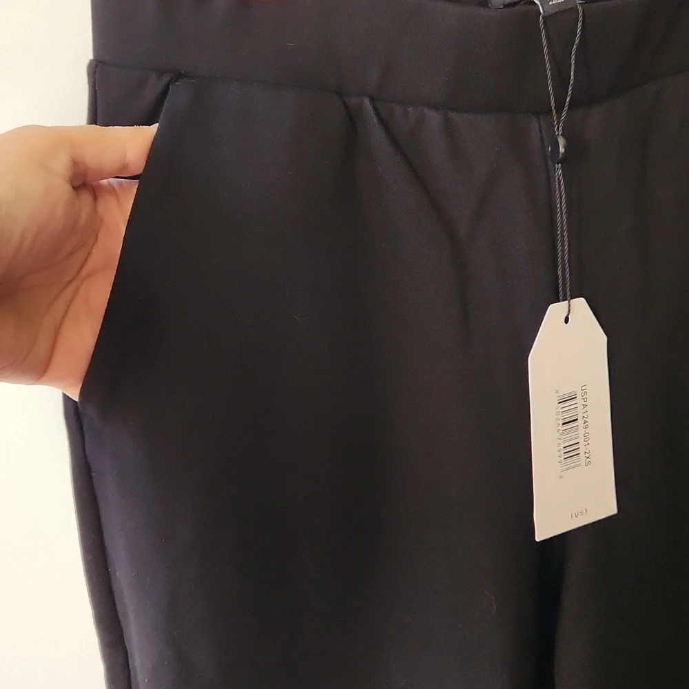 UNIVERSAL STANDARD Minimalist Moro Pocket Signature Ponte Pants Black, Size 6-8 - Picture 6 of 12